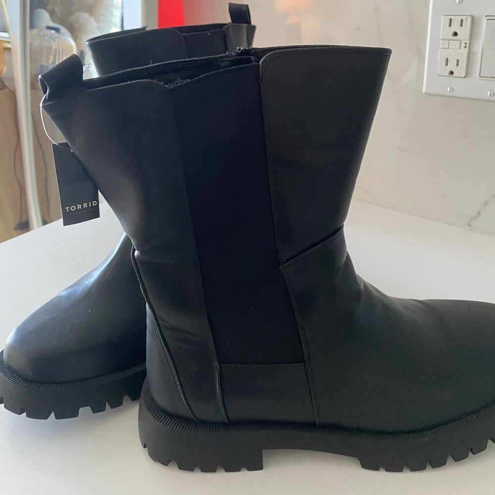Torrid Lug Sole Mid Shaft Chelsea Bootie (WW)